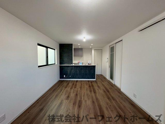 須山町戸建の居間・リビング