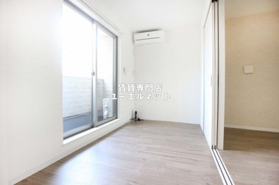 【寝室】 | アート垂水町 | 明るく開放感のある居室で、自分だけのくつろぎ空間を。