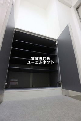 【設備】 | アート垂水町 | 収納力たっぷりのシューズボックスで玄関すっきり！