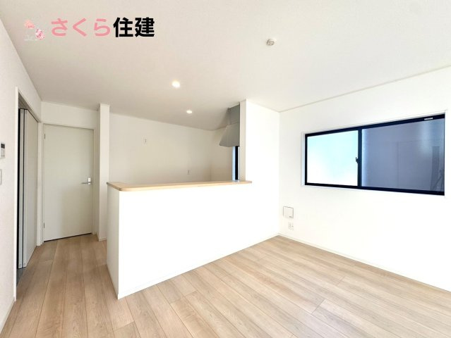 クレイドルガーデン　宇都宮市川田町第6　3号棟のキッチン|対面式システムキッチン。リビングを見渡せるキッチンで家族の様子をうかがいながら料理がはかどりそう！