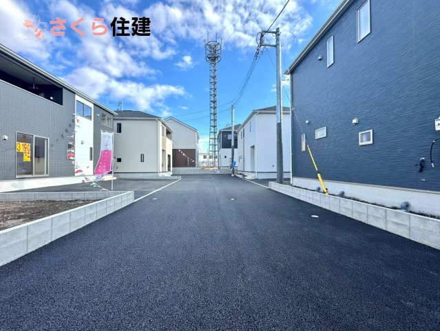 クレイドルガーデン　宇都宮市川田町第6　3号棟の前面道路含む現地写真|前面道路幅員6ｍ　住民のみ使用の為慌てずに出入りしやすいです。