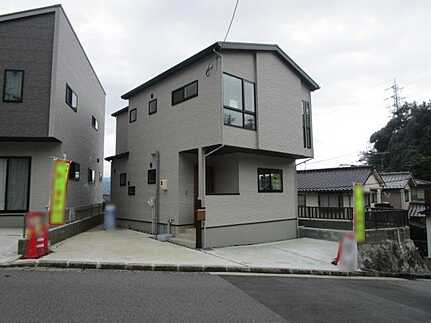 安佐南区山本５丁目 の前面道路含む現地写真