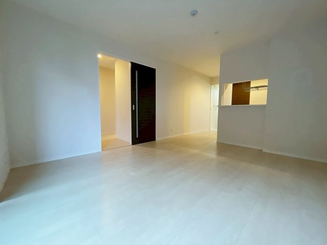 オーキッドガーデンの居間・リビング