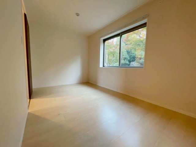 オーキッドガーデンの居間・リビング