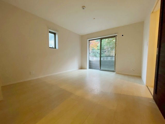 オーキッドガーデンの居間・リビング