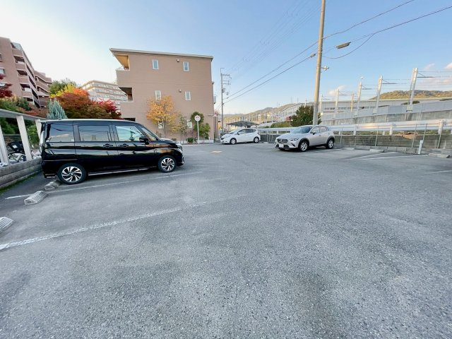 オーキッドガーデンの駐車場