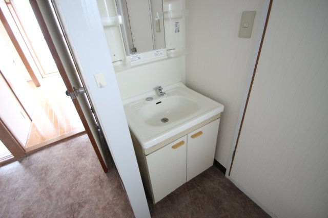 メゾン望月の独立洗面台|別室参考写真です。