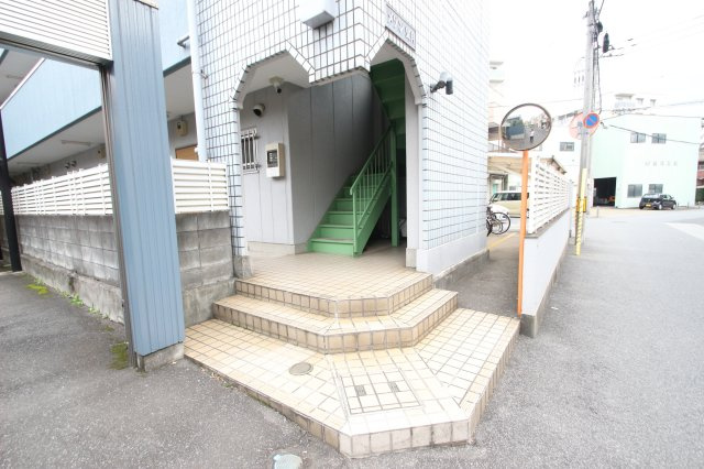 メゾン望月のエントランス