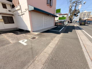 葵東貸店舗の駐車場