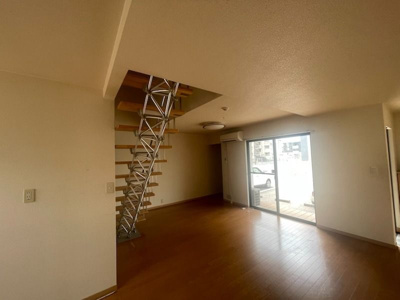 【洋室】 | ユートピア今保A