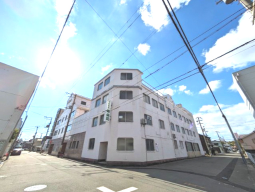和歌山市本町６丁目の周辺|医療法人杏林会嶋病院
徒歩距離　約746ｍ
徒歩　　　約10分