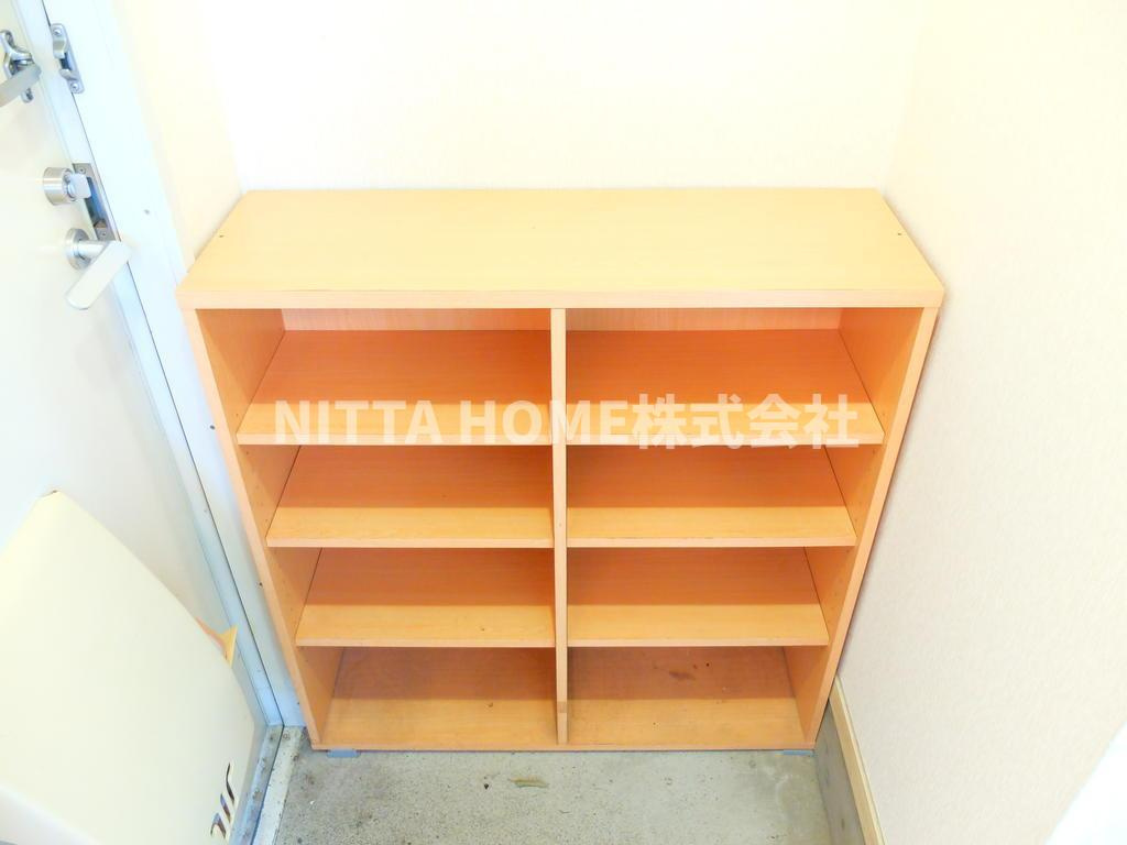 サンハウス A棟の玄関|シューズボックス付きです◎