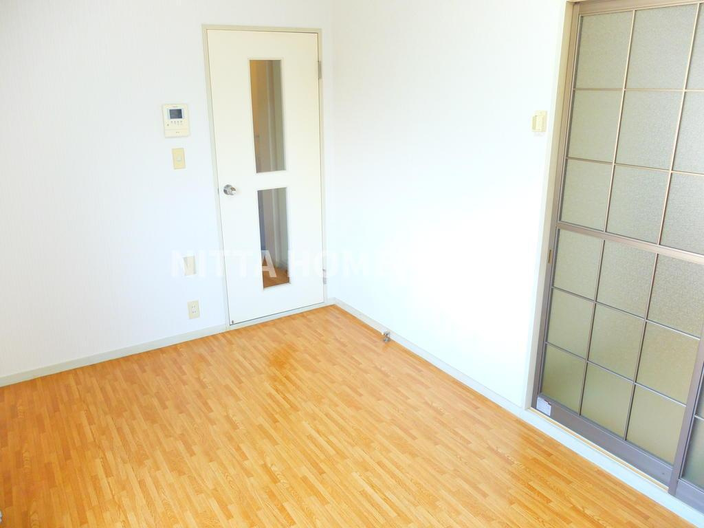 サンハウス A棟の居間・リビング|６帖ダイニングキッチンです☆彡