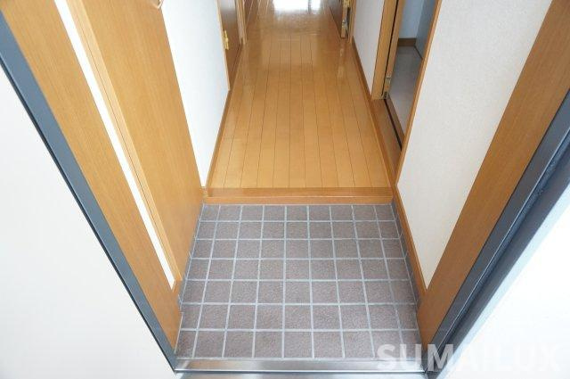 N and E 光の森の玄関