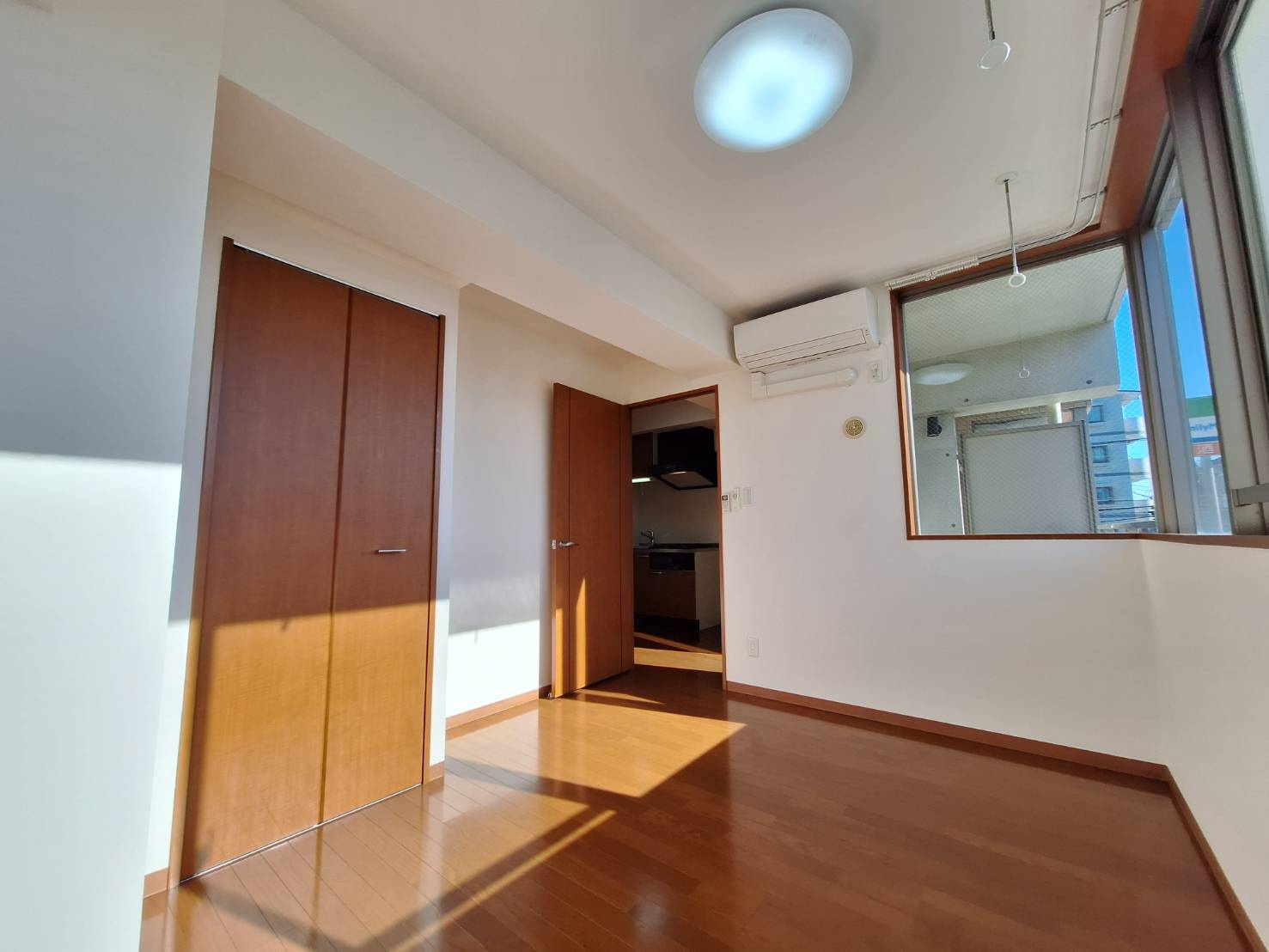 Ｋ．Ｔ．ビルの周辺