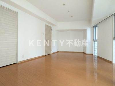 【居間・リビング】 | エムジー目黒駅前 | 使いやすいリビングです