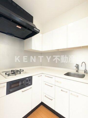 【キッチン】 | エムジー目黒駅前 | コンパクトなキッチンで掃除もラクラク