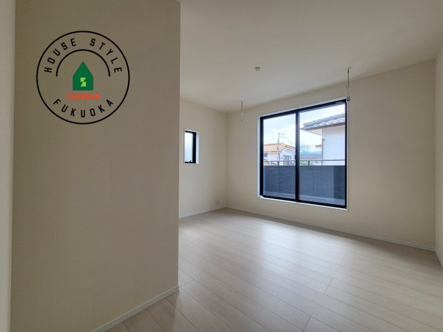 福岡市西区野方6丁目第19-1棟（1号棟）の寝室|主寝室には収納力に優れたクローゼットがありますので、お部屋もすっきり片付きます。