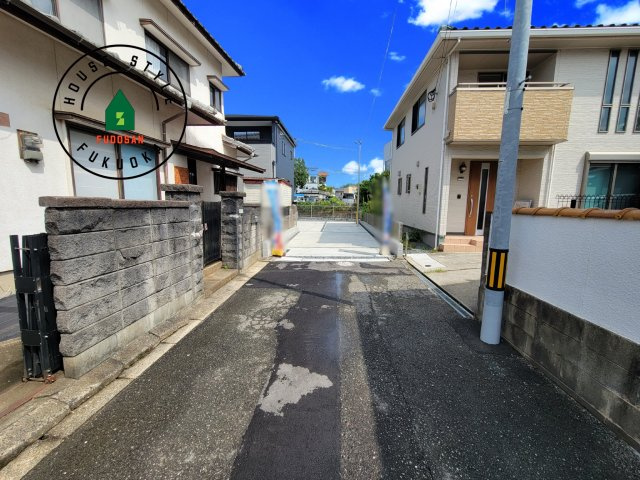 福岡市西区野方6丁目第19-1棟（1号棟）の前面道路含む現地写真|前面道路です。
