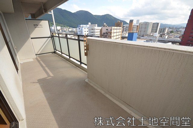 ホワイトキャッスル砂津のバルコニー