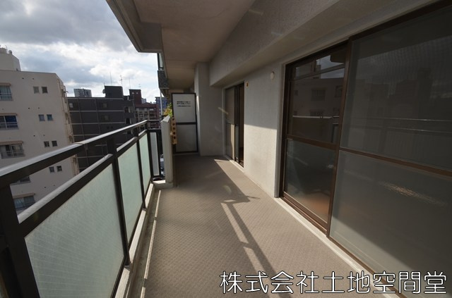 ホワイトキャッスル砂津のバルコニー