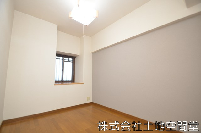 ホワイトキャッスル砂津の洋室|洋室5.5帖