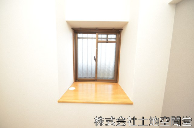 ホワイトキャッスル砂津の子供部屋|洋室5.5帖