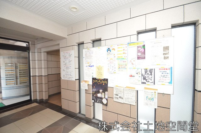 ホワイトキャッスル砂津のロビー