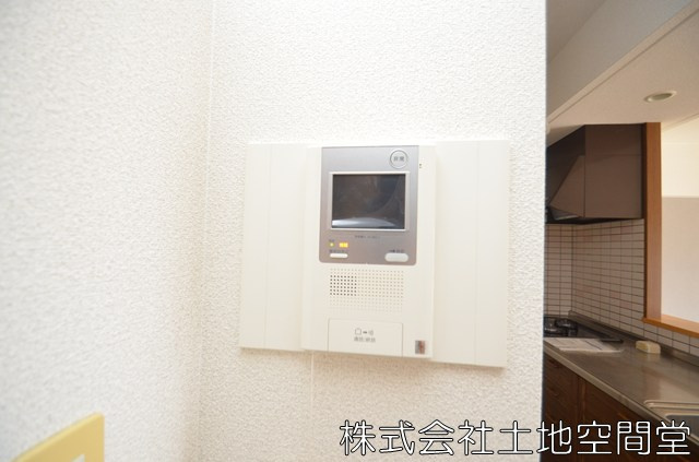 ホワイトキャッスル砂津のセキュリティ|ＴＶモニターホンで来客者を確認できます。