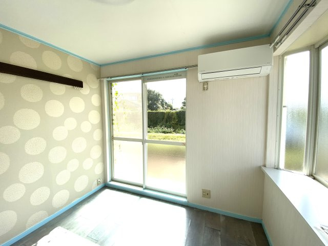 ドマーニの洋室