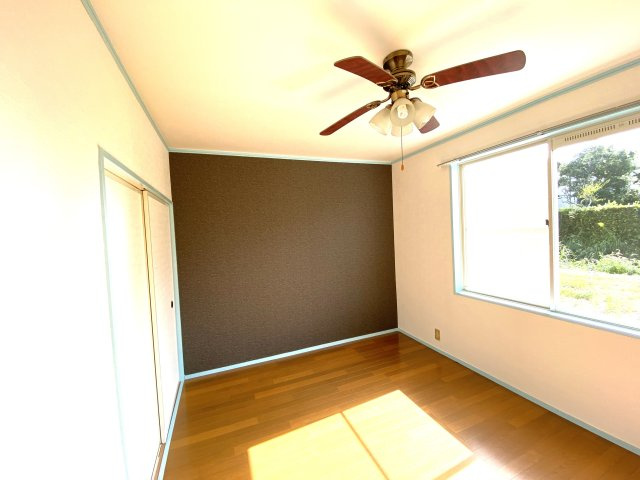 ドマーニの洋室