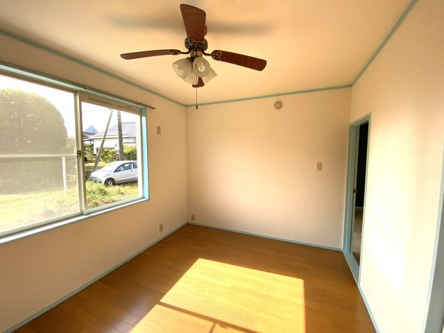 ドマーニの洋室