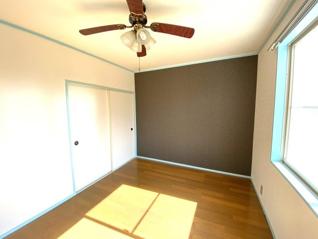 ドマーニの洋室