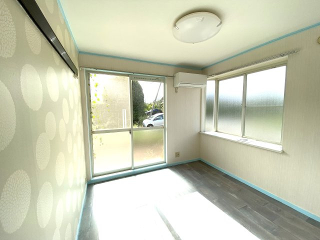 ドマーニの洋室