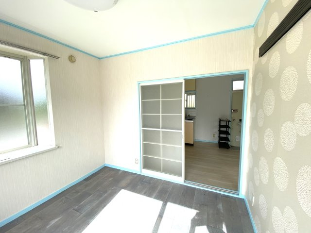 ドマーニの洋室