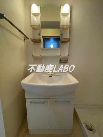 スリースター鶴町の洗面所