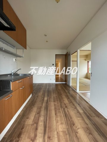 スリースター鶴町の内装