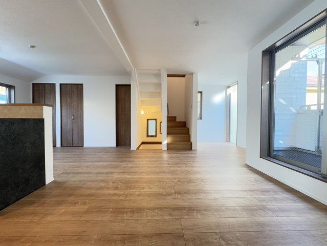 練馬区旭丘2丁目　敷地103ｍ2　魅力的な街の限定1棟の居間・リビング
