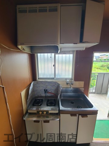 まつやハイツのキッチン|2口コンロ付きです