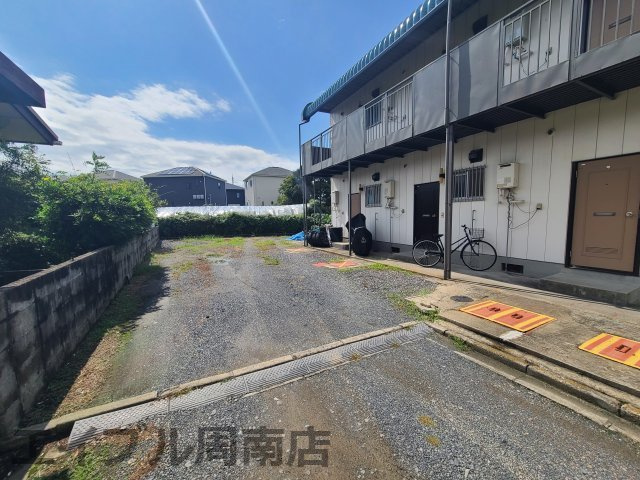 まつやハイツの駐車場