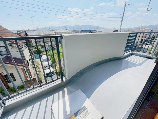 サンセール宝塚のバルコニー|お洗濯にも便利なバルコニー付き