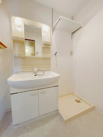 サンセール宝塚の洗面所|ゆったりとスペースのある洗面所