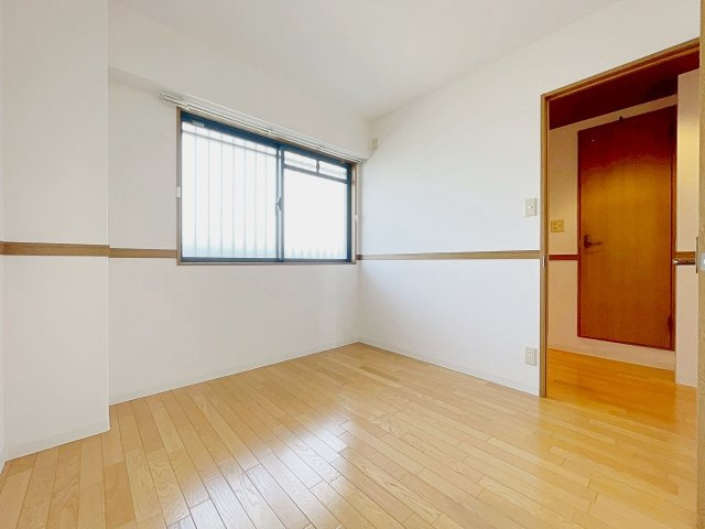 サンセール宝塚の洋室|ゆったりした洋室です