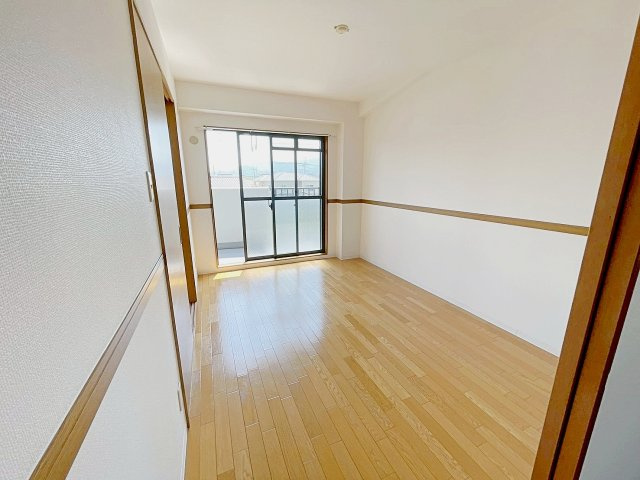 サンセール宝塚の居間・リビング