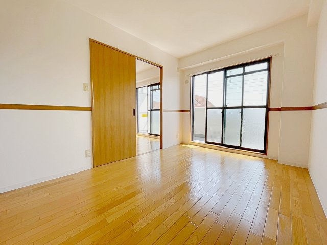 サンセール宝塚の居間・リビング