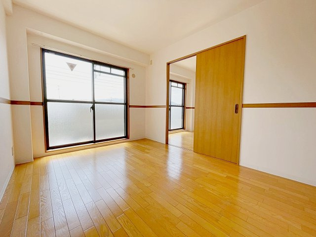 サンセール宝塚の居間・リビング