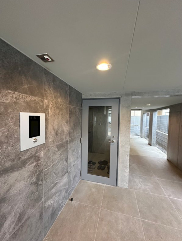 フラシア北赤羽のエントランス