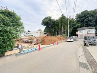 【前面道路含む現地写真】