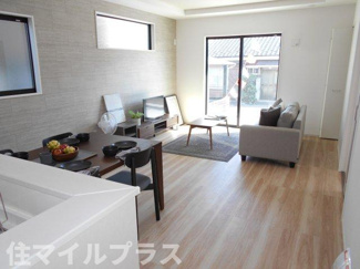 【居間・リビング】 | 郡山市菜根3丁目新築一戸建て1棟 | ゆったりとしたリビングです