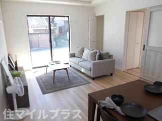 【居間・リビング】 | 郡山市菜根3丁目新築一戸建て1棟 | ゆったり過ごせるリビングです